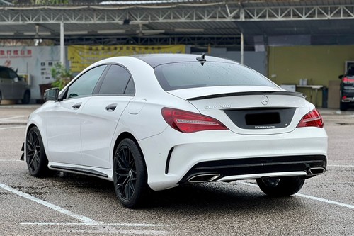 Terpakai 2018 Mercedes Benz CLA-Class Coupe 200 AMG Line untuk Dijual