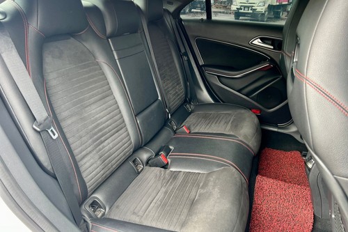 2018 Mercedes Benz CLA-Class Coupe 200 AMG Line Terpakai