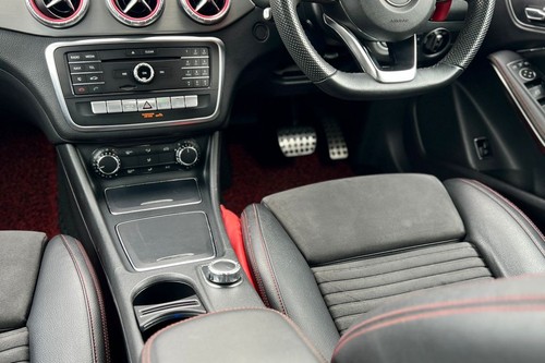 2018 Mercedes Benz CLA-Class Coupe 200 AMG Line Terpakai