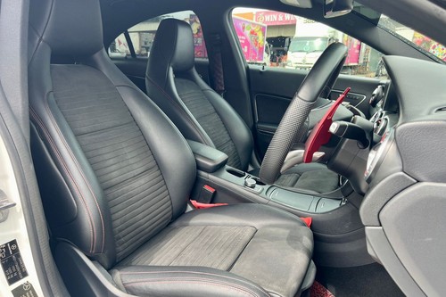 2018 Mercedes Benz CLA-Class Coupe 200 AMG Line Terpakai