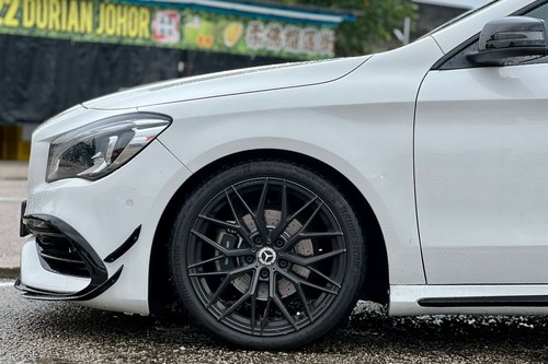 2018 Mercedes Benz CLA-Class Coupe 200 AMG Line Terpakai