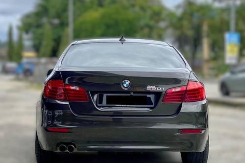 2015 BMW 5 Series Sedan 520i Terpakai
