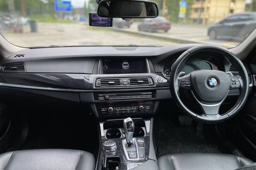 2015 BMW 5 Series Sedan 520i Terpakai