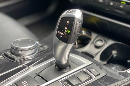 2015 BMW 5 Series Sedan 520i Terpakai