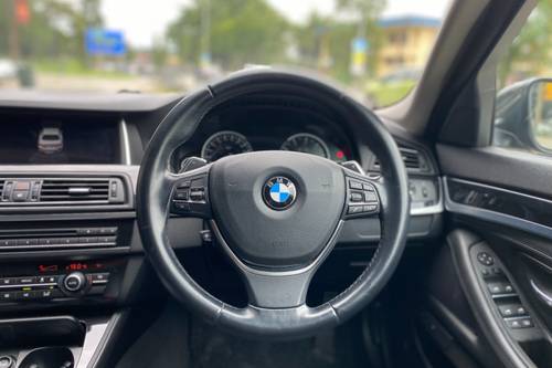 2015 BMW 5 Series Sedan 520i Terpakai