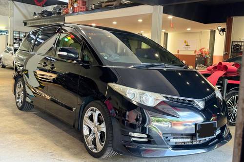 2011 Toyota Estima 2.4 Terpakai