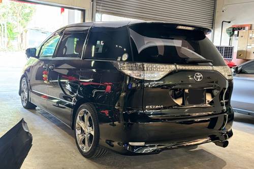 2011 Toyota Estima 2.4 Terpakai