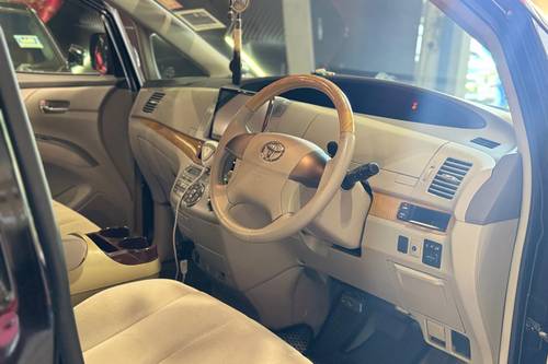2011 Toyota Estima 2.4 Terpakai