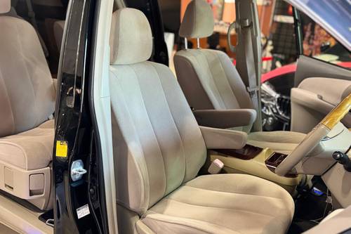 2011 Toyota Estima 2.4 Terpakai
