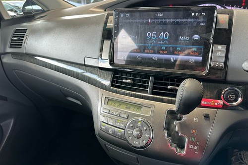 2011 Toyota Estima 2.4 Terpakai