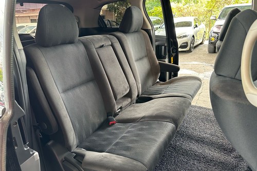 2011 Toyota Estima 2.4 Terpakai