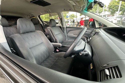 2011 Toyota Estima 2.4 Terpakai