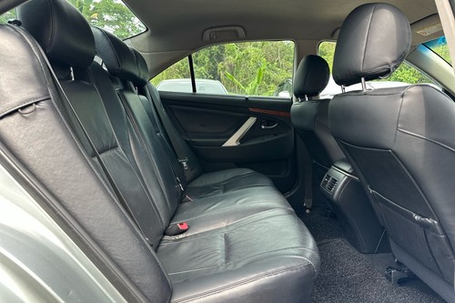 Second hand 2012 Toyota Camry 2.4L V AT 