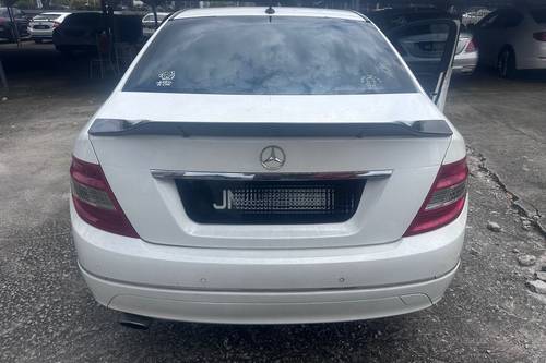 2011 Mercedes Benz C-Class Saloon C200 1.8 Terpakai