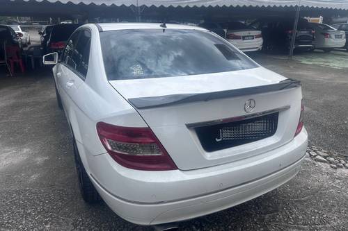 2011 Mercedes Benz C-Class Saloon C200 1.8 Terpakai