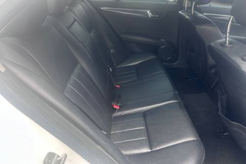 2011 Mercedes Benz C-Class Saloon C200 1.8 Terpakai