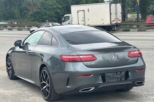 2020 Mercedes Benz E-Class Coupe E 300 AMG Line Terpakai