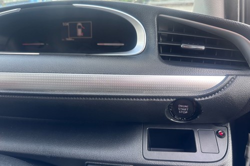 2017 Toyota Sienta 1.5 V AT Terpakai