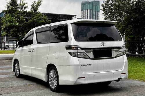 2013 Toyota Vellfire 2.5L Terpakai