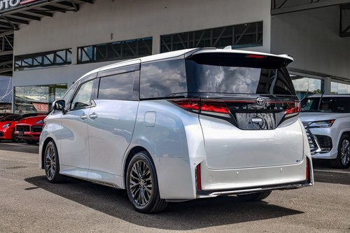 Second hand 2023 Toyota Vellfire 2.4T Premium 