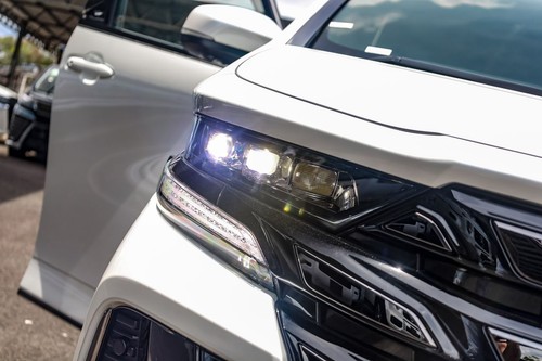 Old 2023 Toyota Vellfire 2.4T Premium