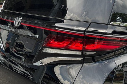 Second hand 2023 Toyota Vellfire 2.4T Premium 