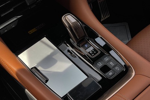 Used 2023 Toyota Vellfire 2.4T Premium