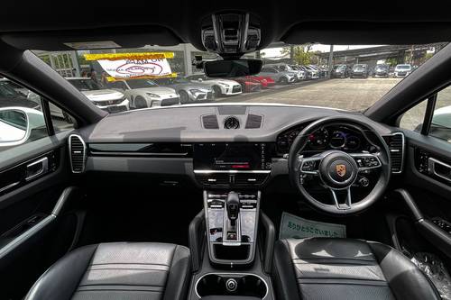 2020 Porsche Cayenne S Terpakai