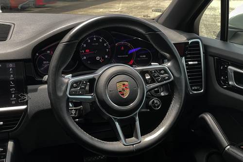2020 Porsche Cayenne S Terpakai