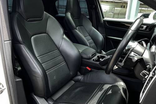 2020 Porsche Cayenne S Terpakai