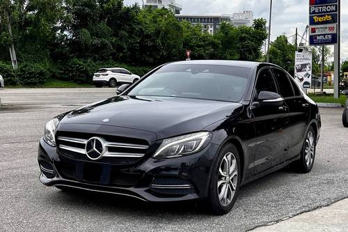 Second hand 2015 Mercedes Benz C-Class Saloon C200 Avantgarde Line 