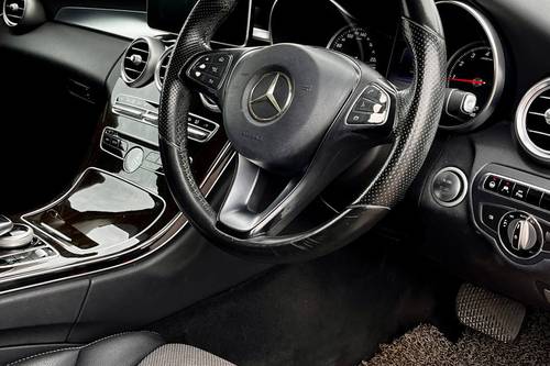 2015 Mercedes Benz C-Class Saloon C200 Avantgarde Line Terpakai