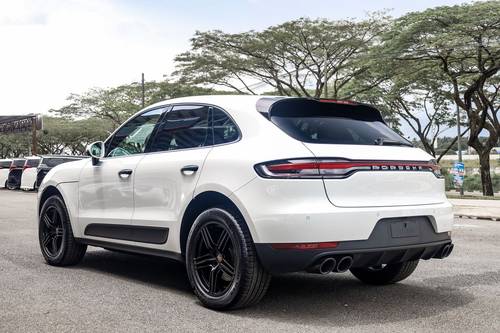 Old 2020 Porsche Macan 2.0L