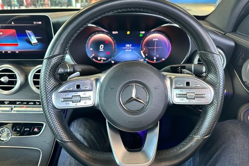 2018 Mercedes Benz C-Class Saloon C300 2.0 AMG Terpakai