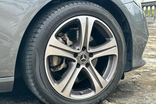 2019 Mercedes Benz E-Class Saloon E200 2.0 Terpakai