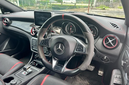 2015 Mercedes Benz CLA-Class Coupe 45 AMG 4MATIC Terpakai