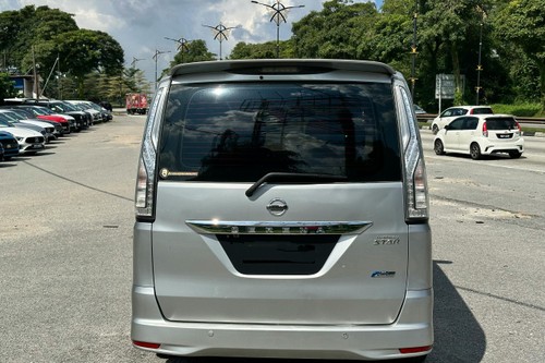 2016 Nissan Serena 2.0L  lama