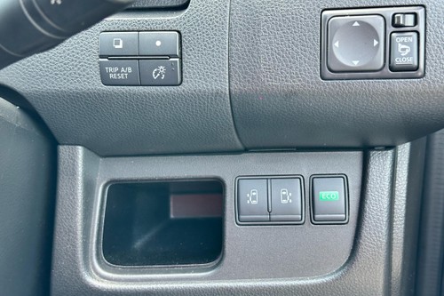 2016 Nissan Serena 2.0L Terpakai