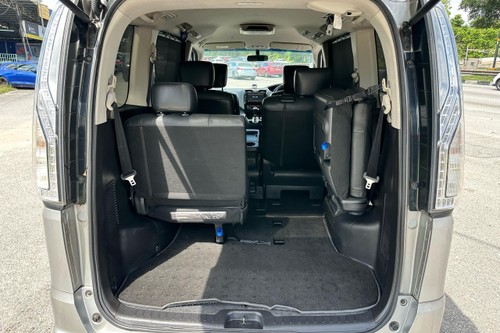 2016 Nissan Serena 2.0L Terpakai