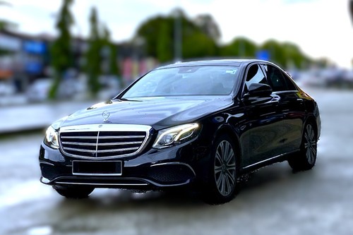 Terpakai 2017 Mercedes Benz E-Class Saloon E 350 e AMG Line untuk Dijual