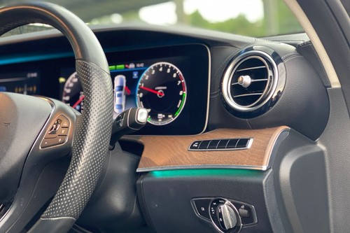 2017 Mercedes Benz E-Class Saloon E 350 e AMG Line Terpakai