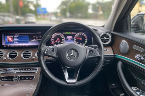 2017 Mercedes Benz E-Class Saloon E 350 e AMG Line Terpakai