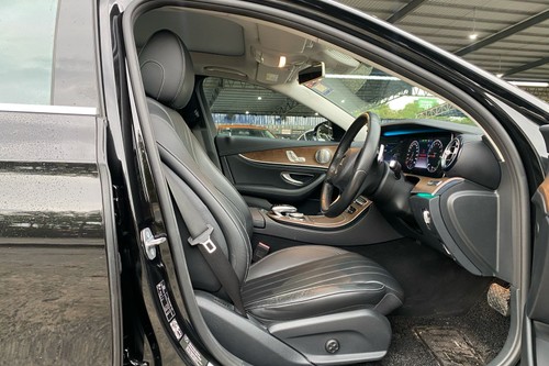 2017 Mercedes Benz E-Class Saloon E 350 e AMG Line Terpakai