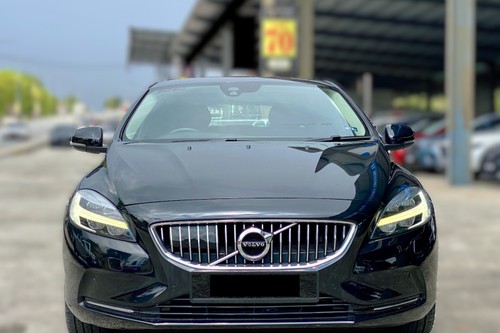 Used 2017 Volvo V40 T5