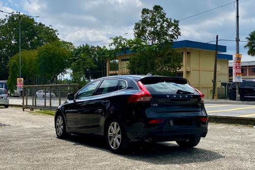 Old 2017 Volvo V40 T5