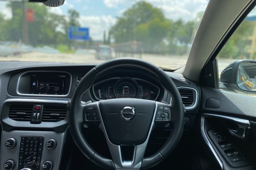 Used 2017 Volvo V40 T5