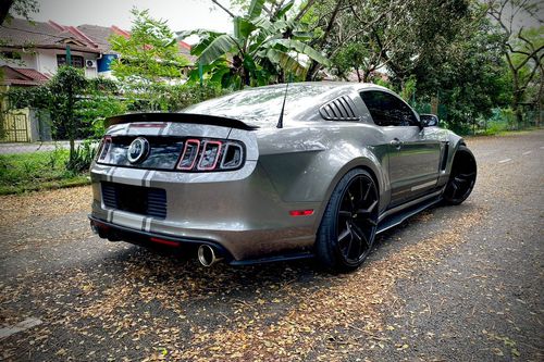 Second hand 2013 Ford Mustang 5.0L GT 