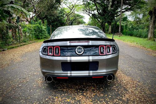 Old 2013 Ford Mustang 5.0L GT