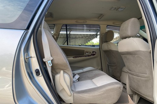 2012 Toyota Innova 2.0 G AT Terpakai