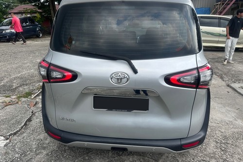 Second hand 2018 Toyota Sienta 1.5 V AT 
